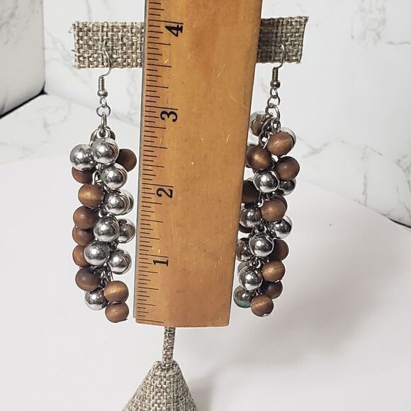 FRENCH HOOK Beaded Cluster Dangle Earrings - Picture 4 of 6